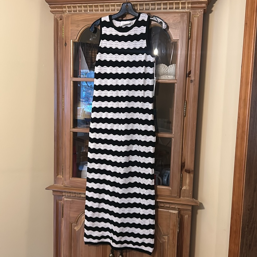Black And White Wavy Knit Stripe Wilder Dress - Picture 2 of 7